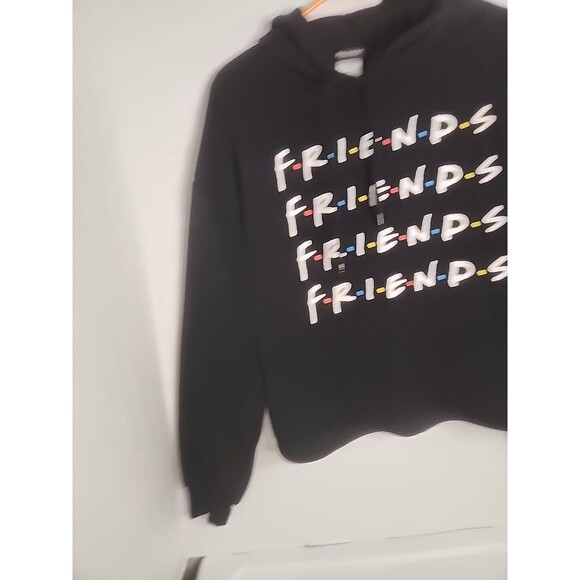 FRIENDS Women's Crop Pullover Long Sleeve Hoodie Sweatshirt Black  Size Medium - Picture 5 of 6
